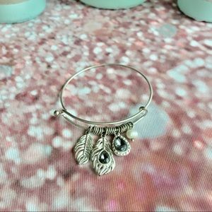 ✨Beautiful Silver Bangle w/ Charms, Pearl & Gems🖤